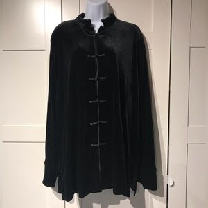 Womens Harve Bernard mandarin collared black velvet jacket size 2X.